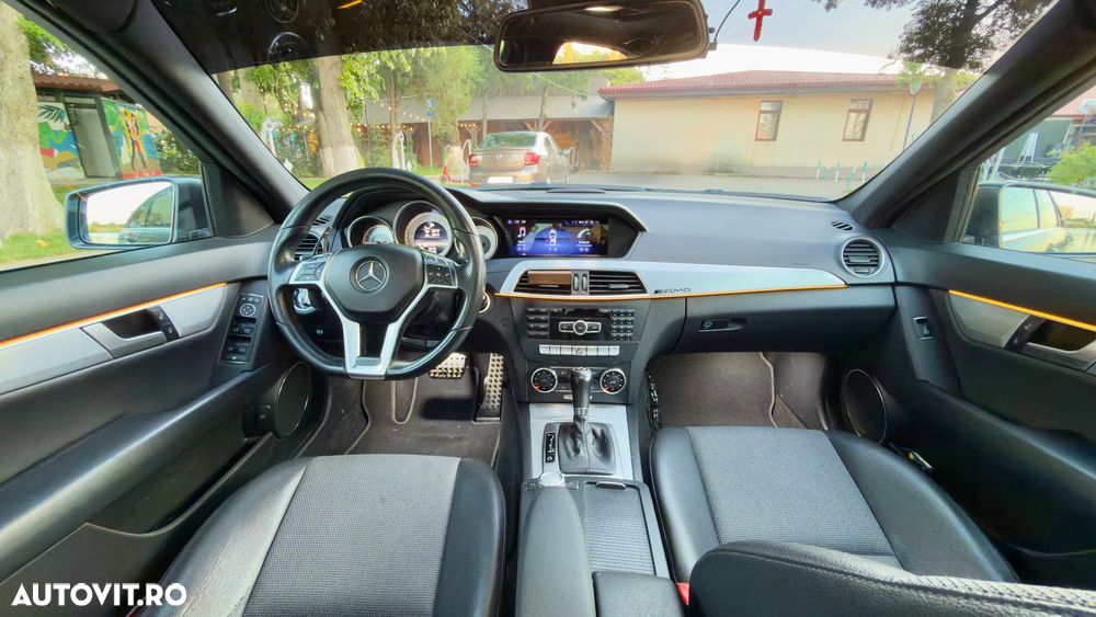 Mercedes-Benz C 250 CGI BlueEFFICIENCY - 13