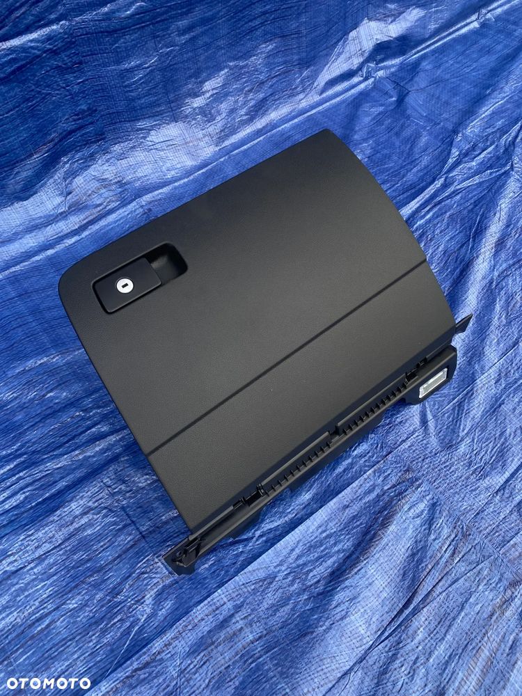 PASSAT B8 SCHOWEK PASAŻERA CZARNY 3G1857097 EUROPA - 2