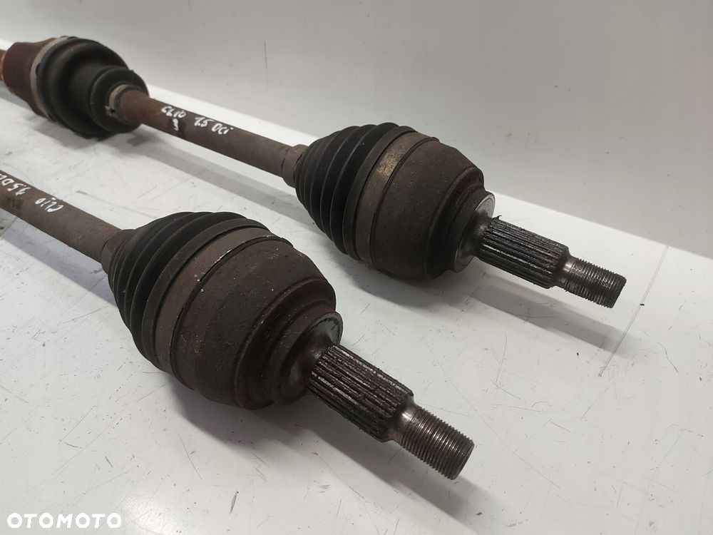 RENAULT CLIO III 3 1.5 DCI PÓŁOŚ LEWA KRÓTKA - 4