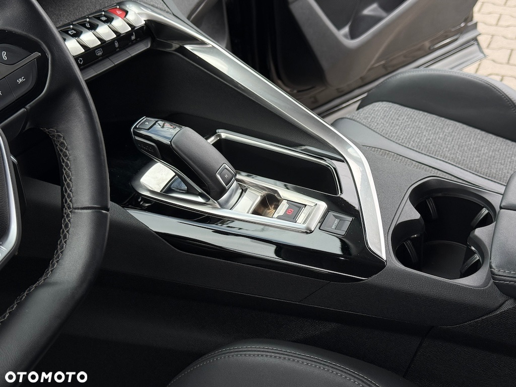 Peugeot 3008 1.5 BlueHDi Allure S&S EAT8 - 29