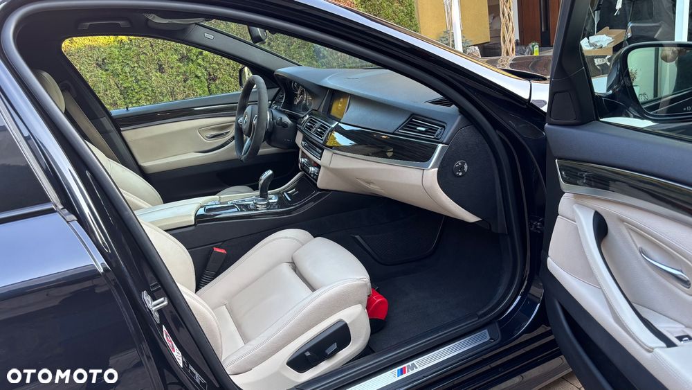 BMW Seria 5 525d xDrive - 5
