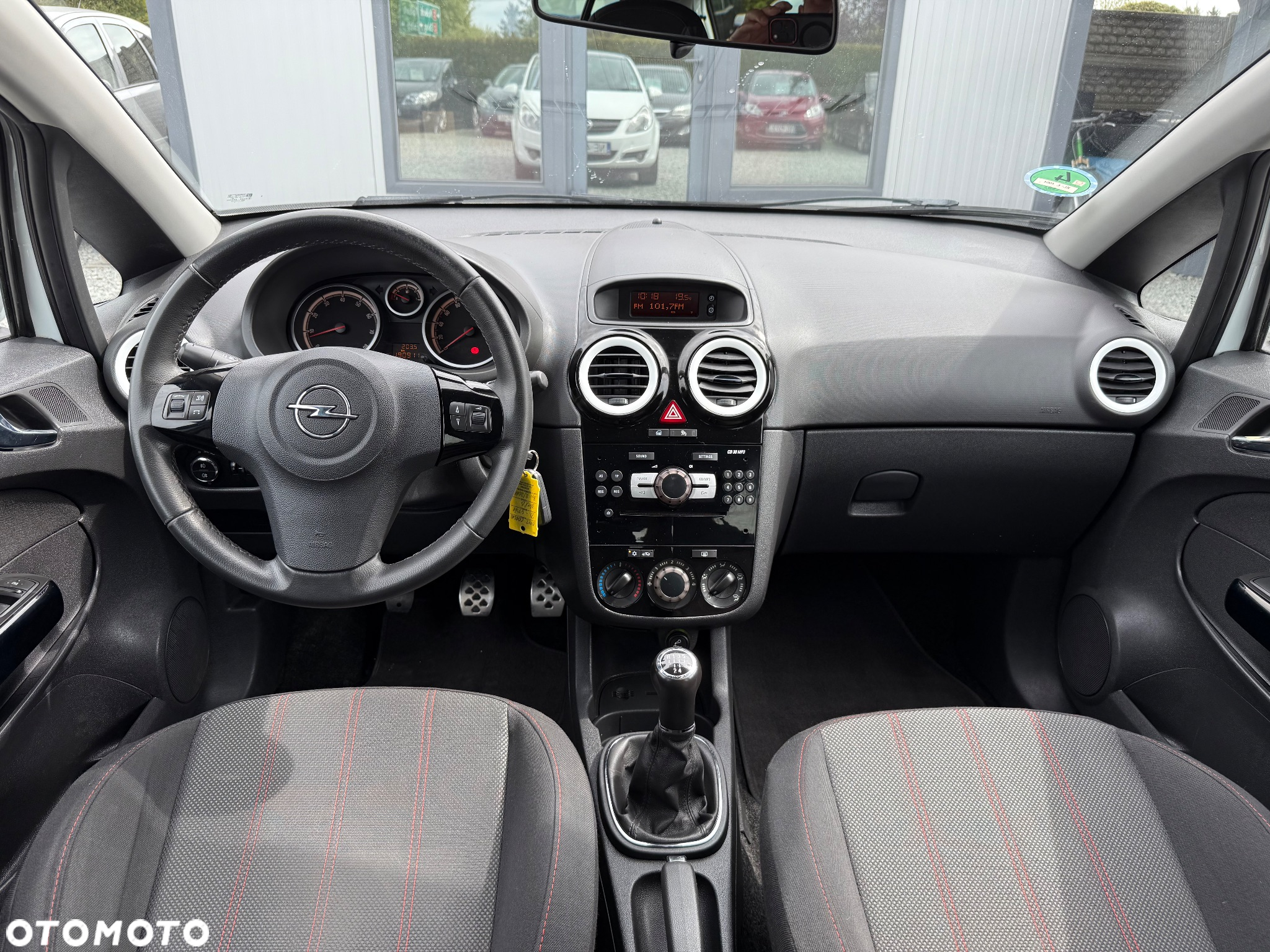 Opel Corsa 1.4 16V Color Edition - 12