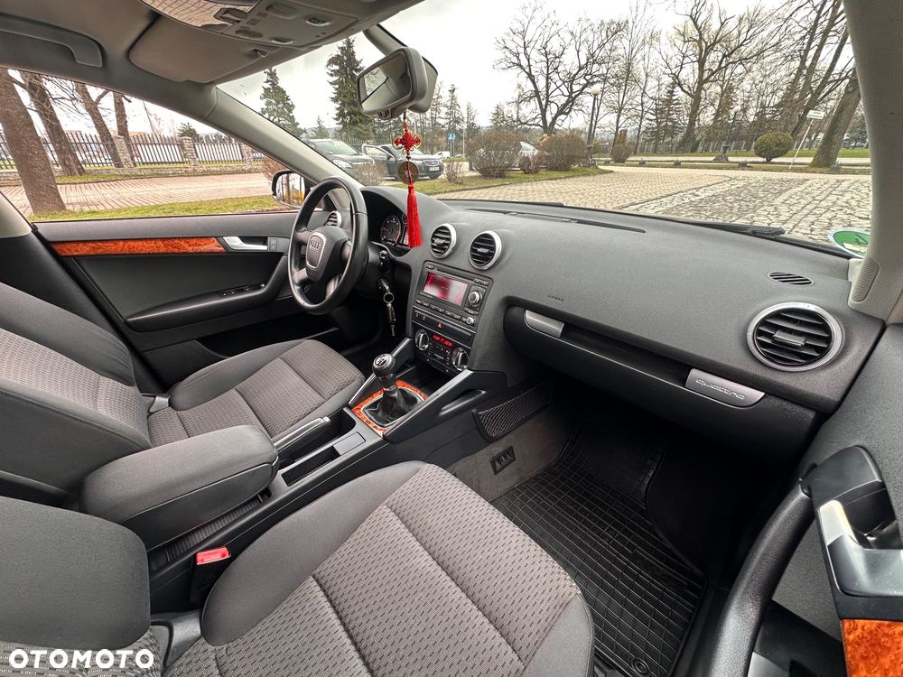 Audi A3 Sportback 2.0 TDI DPF quattro Ambiente - 31