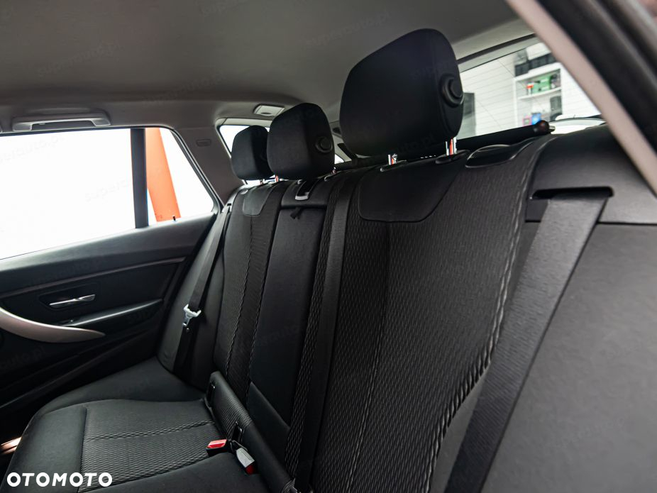 BMW Seria 3 318d - 20