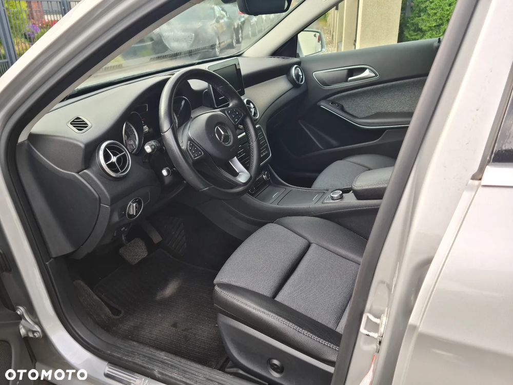 Mercedes-Benz GLA - 35