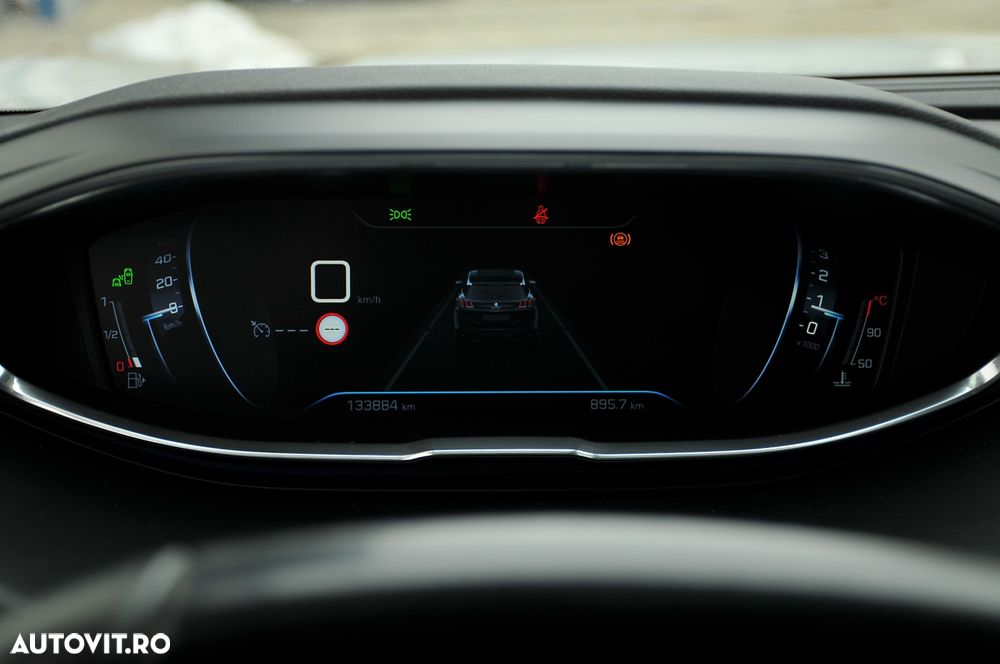 Peugeot 3008 1.2 PureTech Turbo S&S Allure - 22