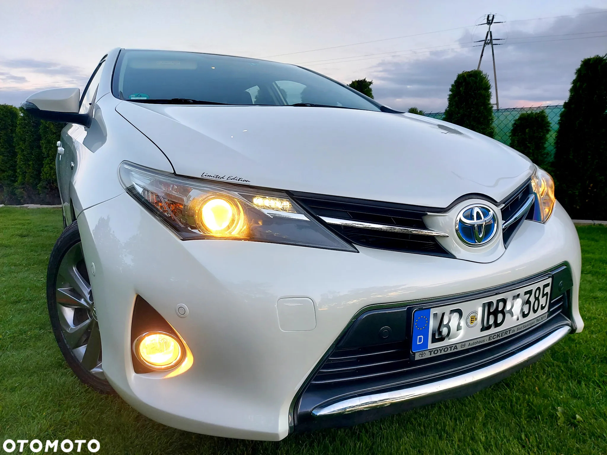 Toyota Auris 1.8 Hybrid Executive - 3