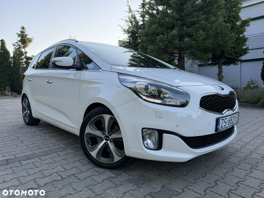 Kia Carens - 1