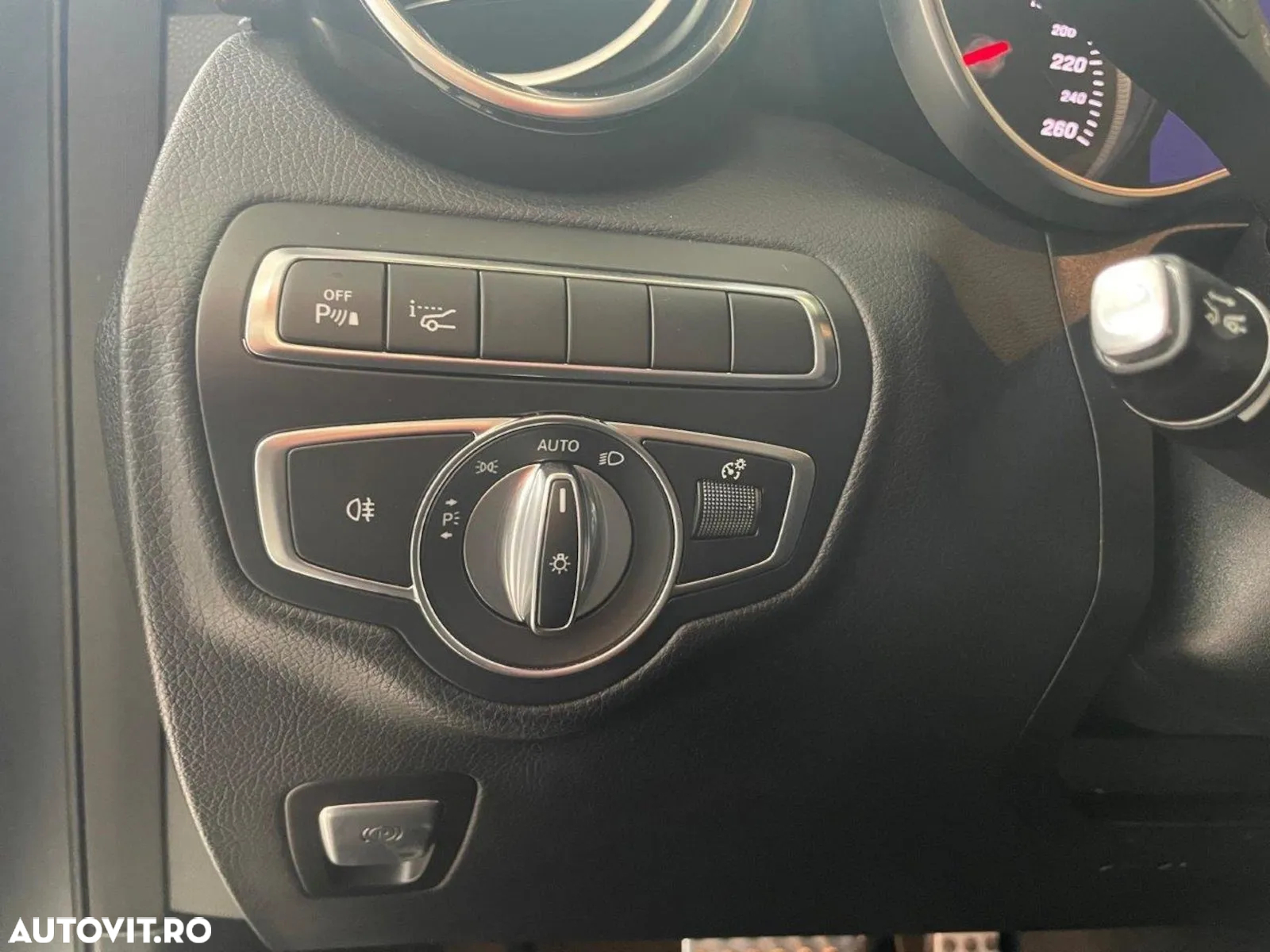 Mercedes-Benz GLC 250 d 4Matic 9G-TRONIC AMG Line - 18
