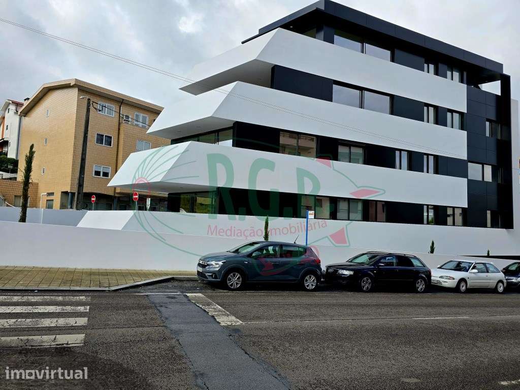 T3 Último Piso | Terraço (48m2) | Box 2 Carros e Arrumos | SÃO COSME - Grande imagem: 3/28