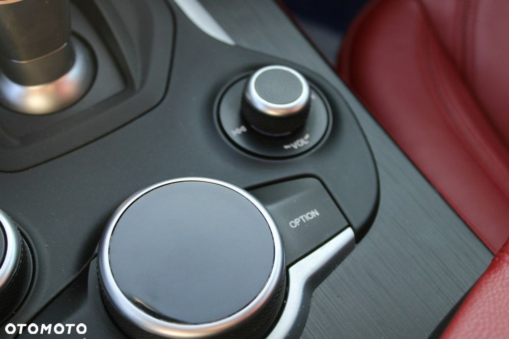 Alfa Romeo Stelvio - 31