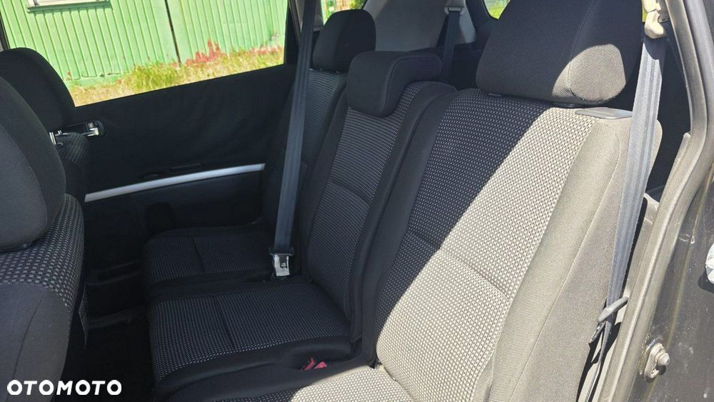 Toyota Corolla Verso - 16