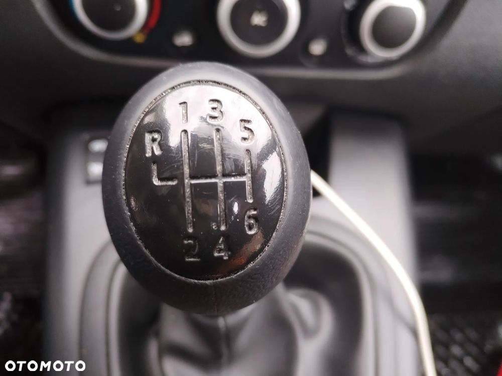 Renault Scenic 1.6 16V 110 Authentique - 8