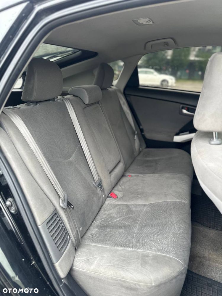 Toyota Prius 1.8 HSD Premium - 13