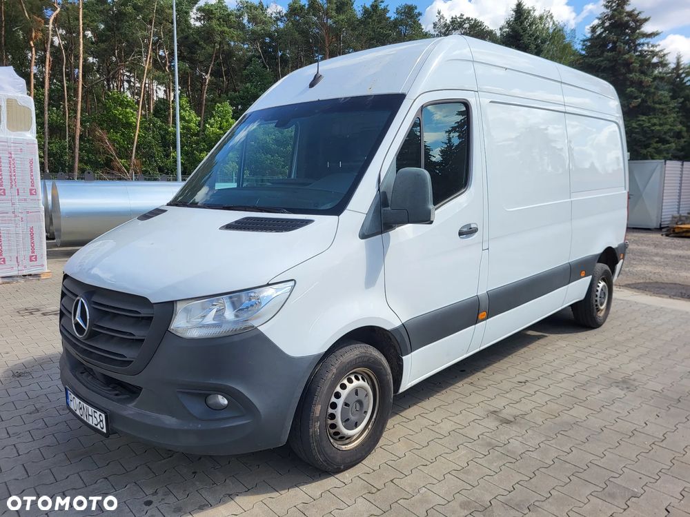 Mercedes-Benz Sprinter - 1