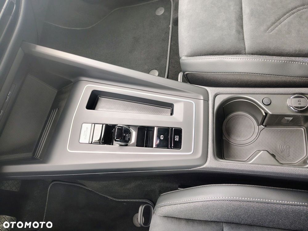 Volkswagen Golf - 22