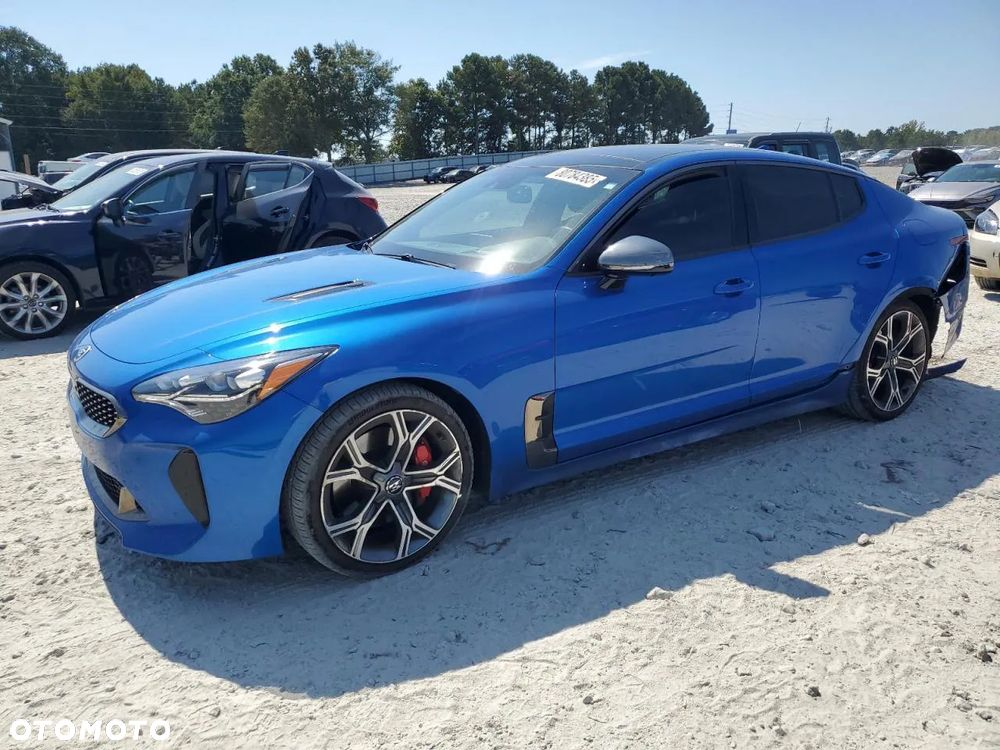 Kia Stinger - 4