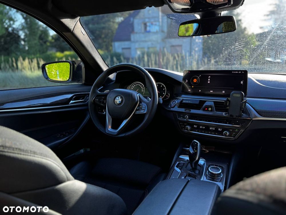 BMW Seria 5 518d Sport Line - 13