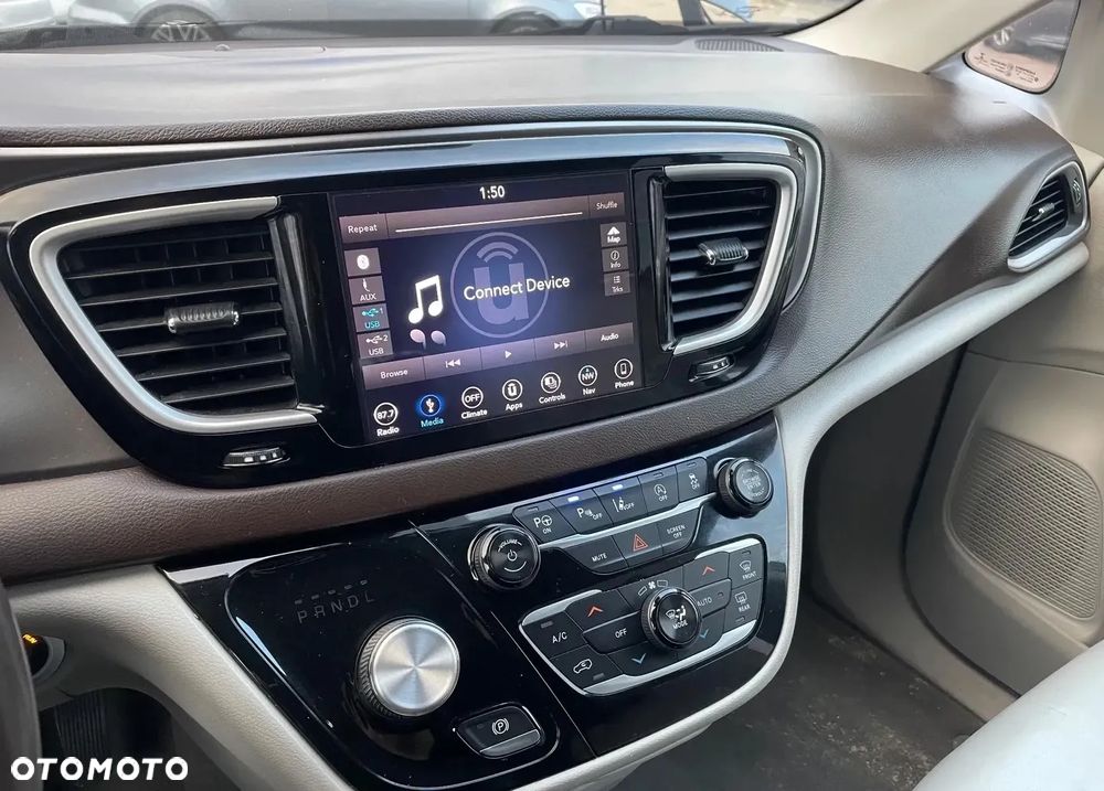 Chrysler Pacifica - 13