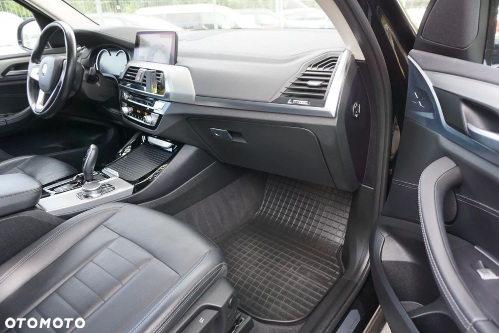 BMW X3 xDrive30d Luxury Line - 17