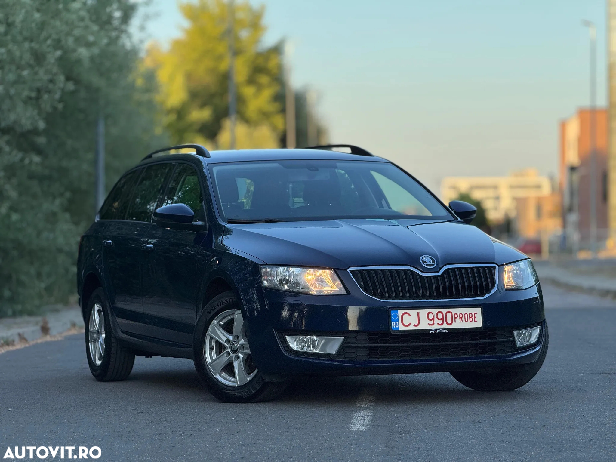 Skoda Octavia 1.6 TDI Business DSG - 2