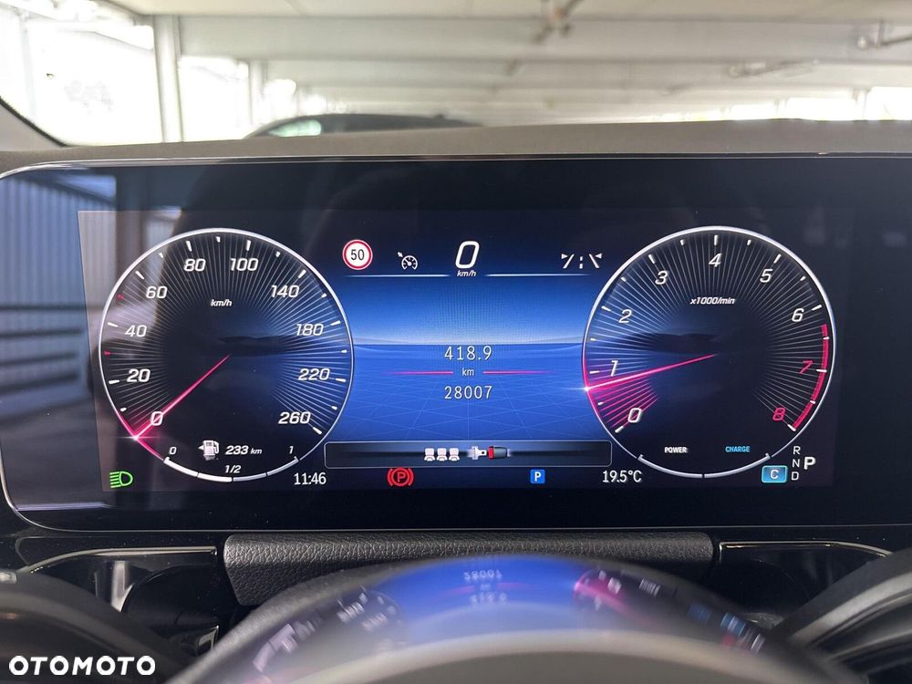 Mercedes-Benz GLA - 12