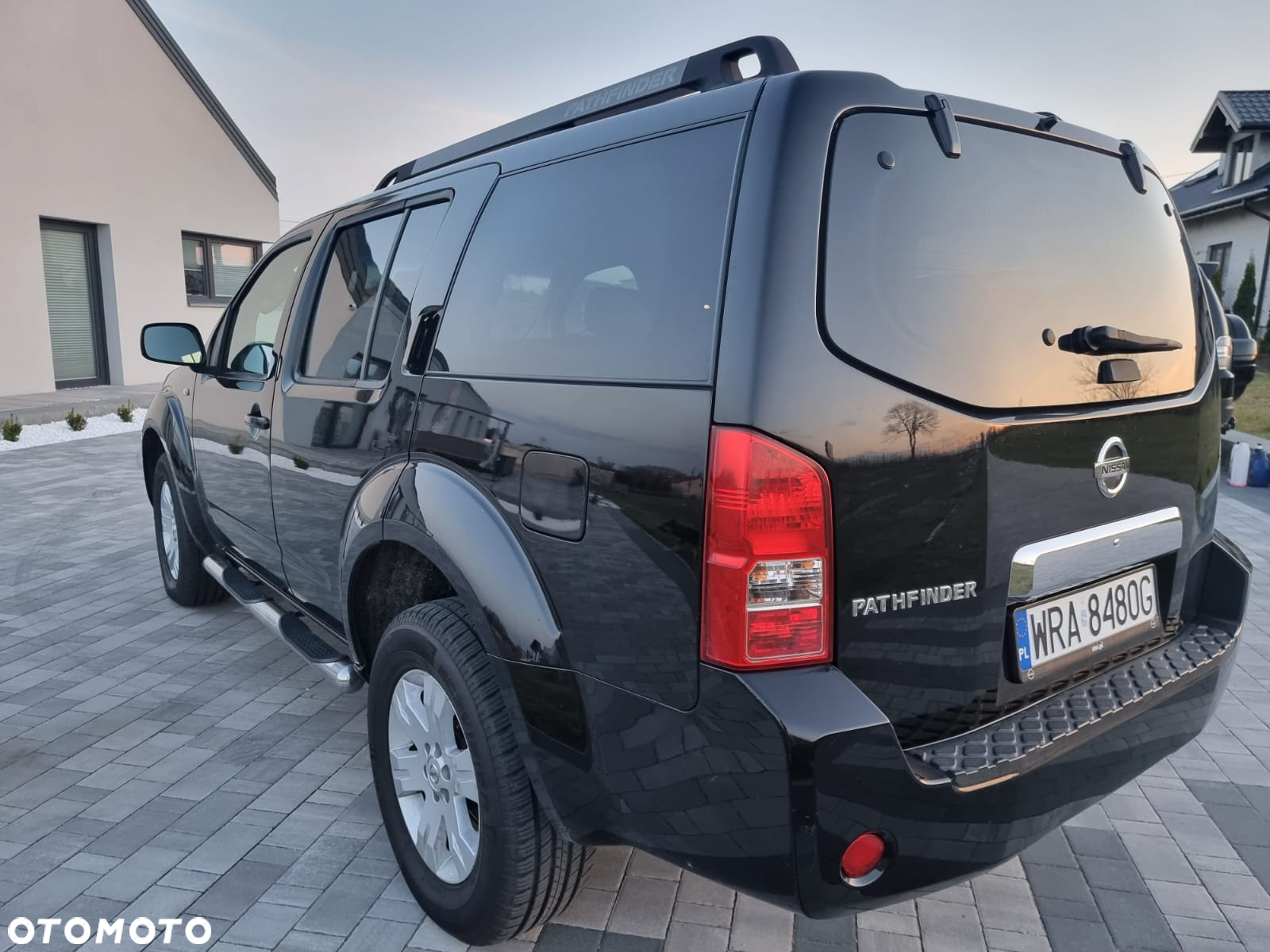 Nissan Pathfinder 2.5 D SE - 23