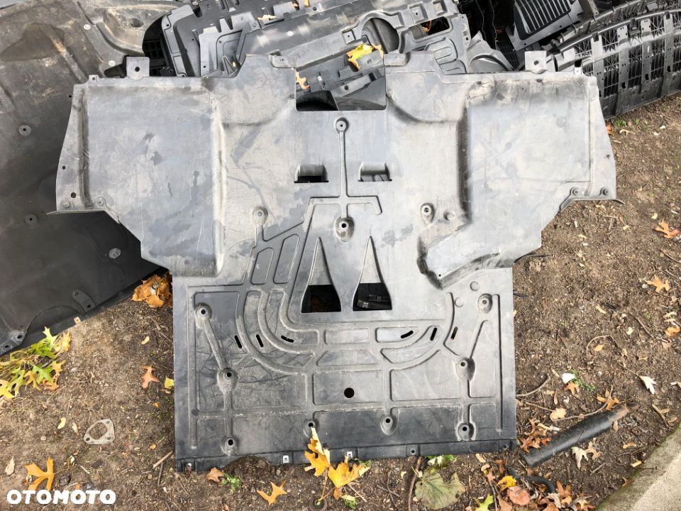 Płyta Osłona pod silnik zderzak skrzynie Ferrari California Oryginał - 1