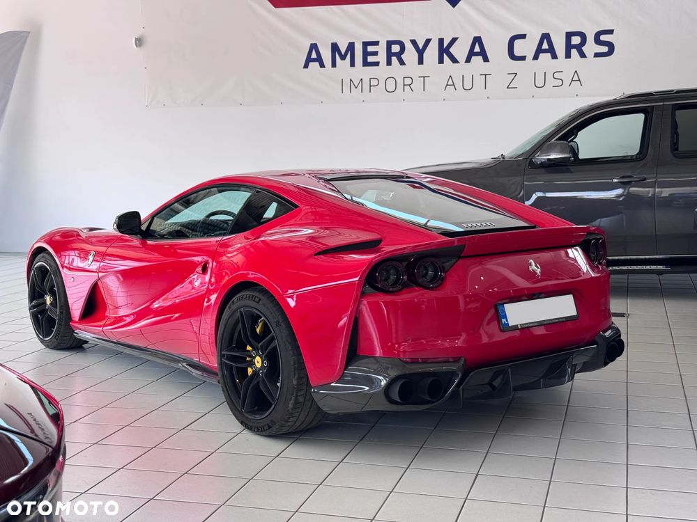 Ferrari 812 Superfast - 4