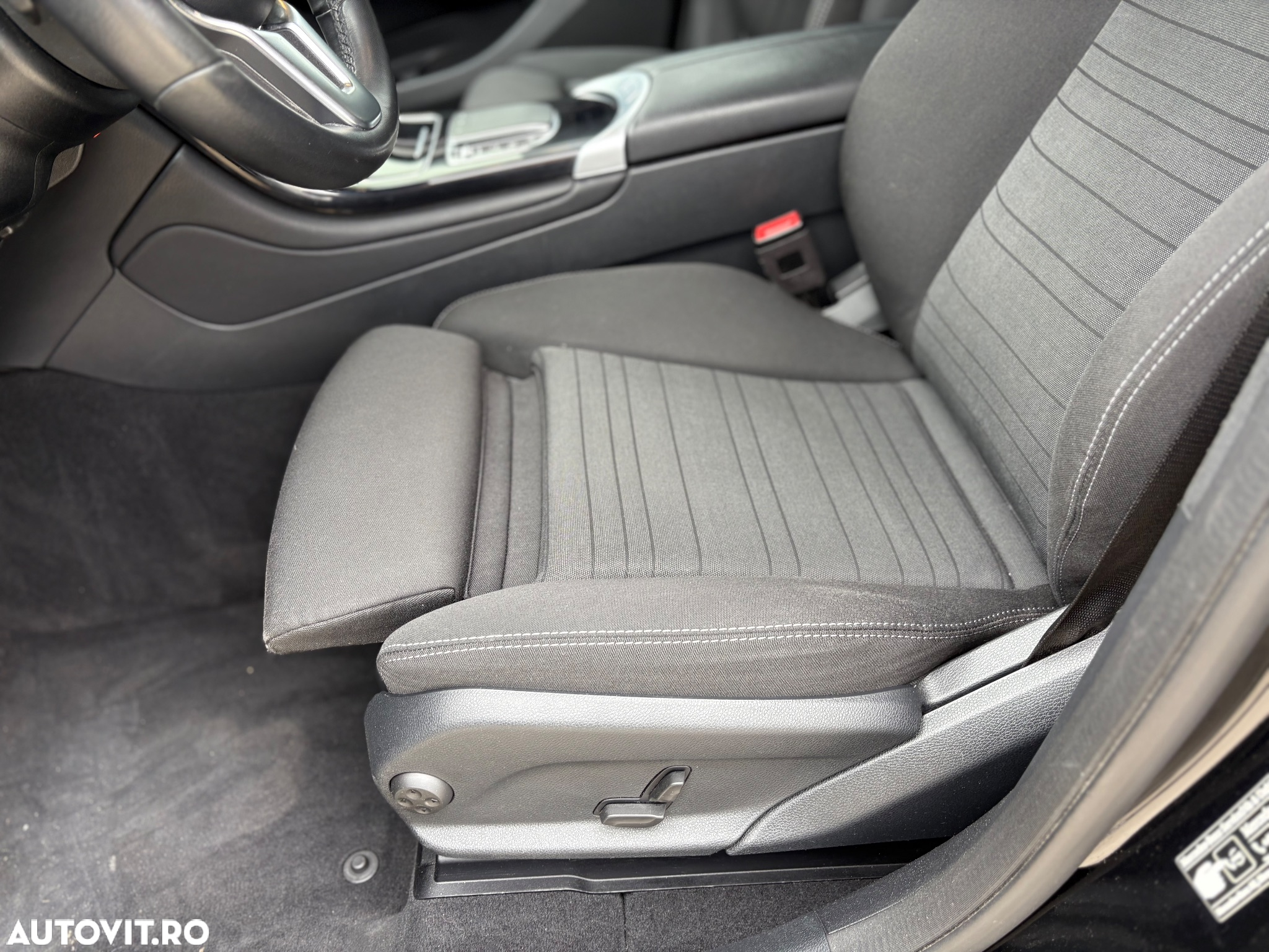 Mercedes-Benz GLC 200 d 4Matic 9G-TRONIC Exclusive - 28