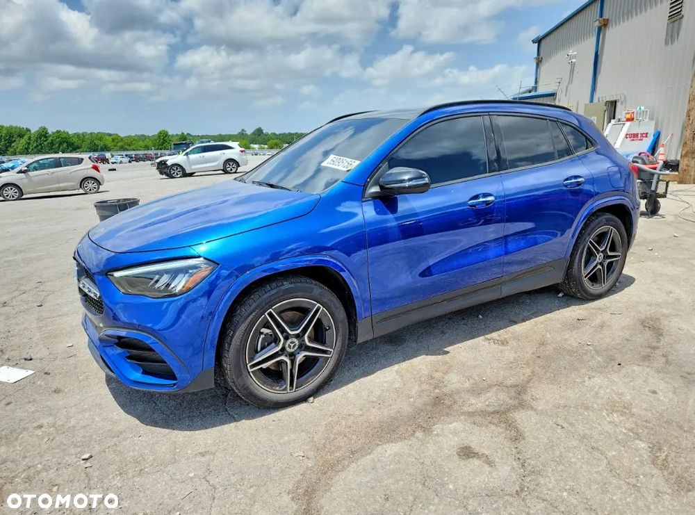 Mercedes-Benz GLA 250 4-Matic AMG Line - 3