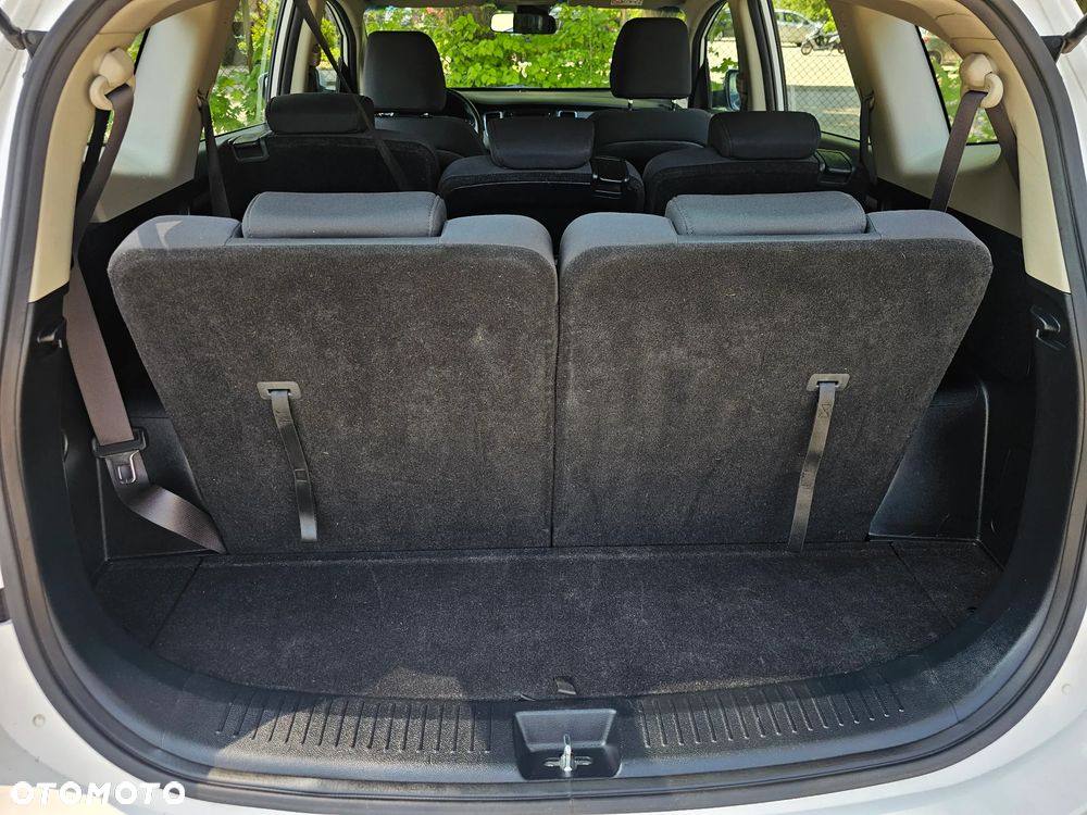 Kia Carens 1.7 CRDi 115 Dream Team Edition - 13