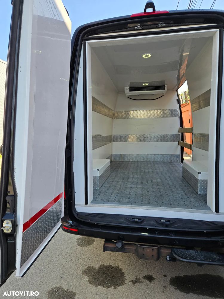 Mercedes-Benz Sprinter - 6