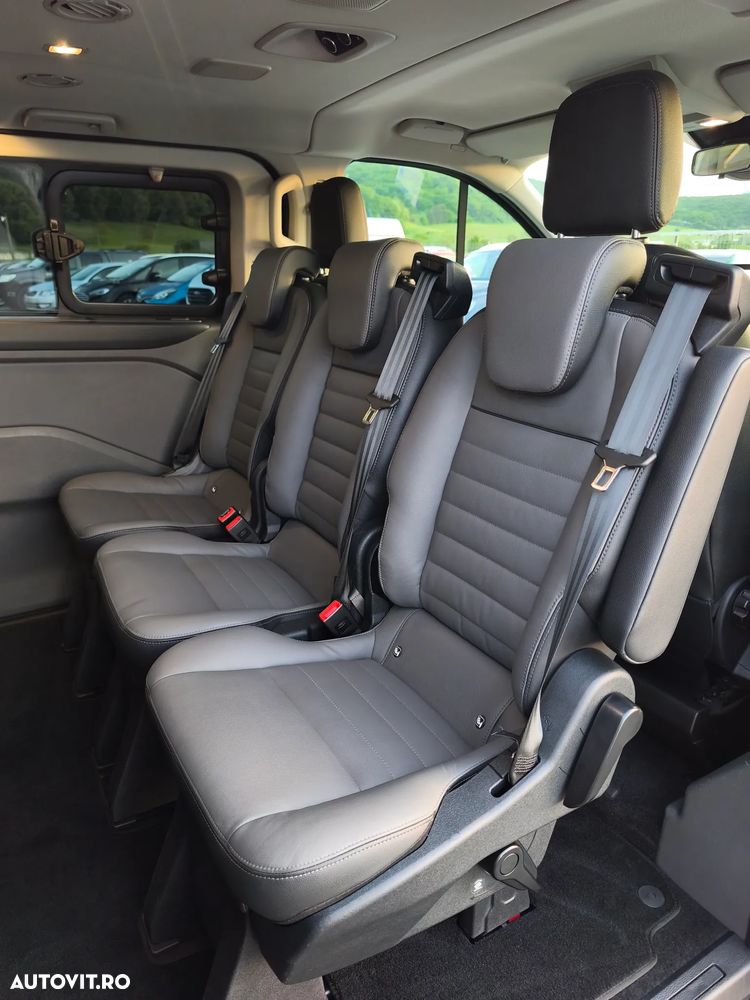 Ford Tourneo Custom - 31