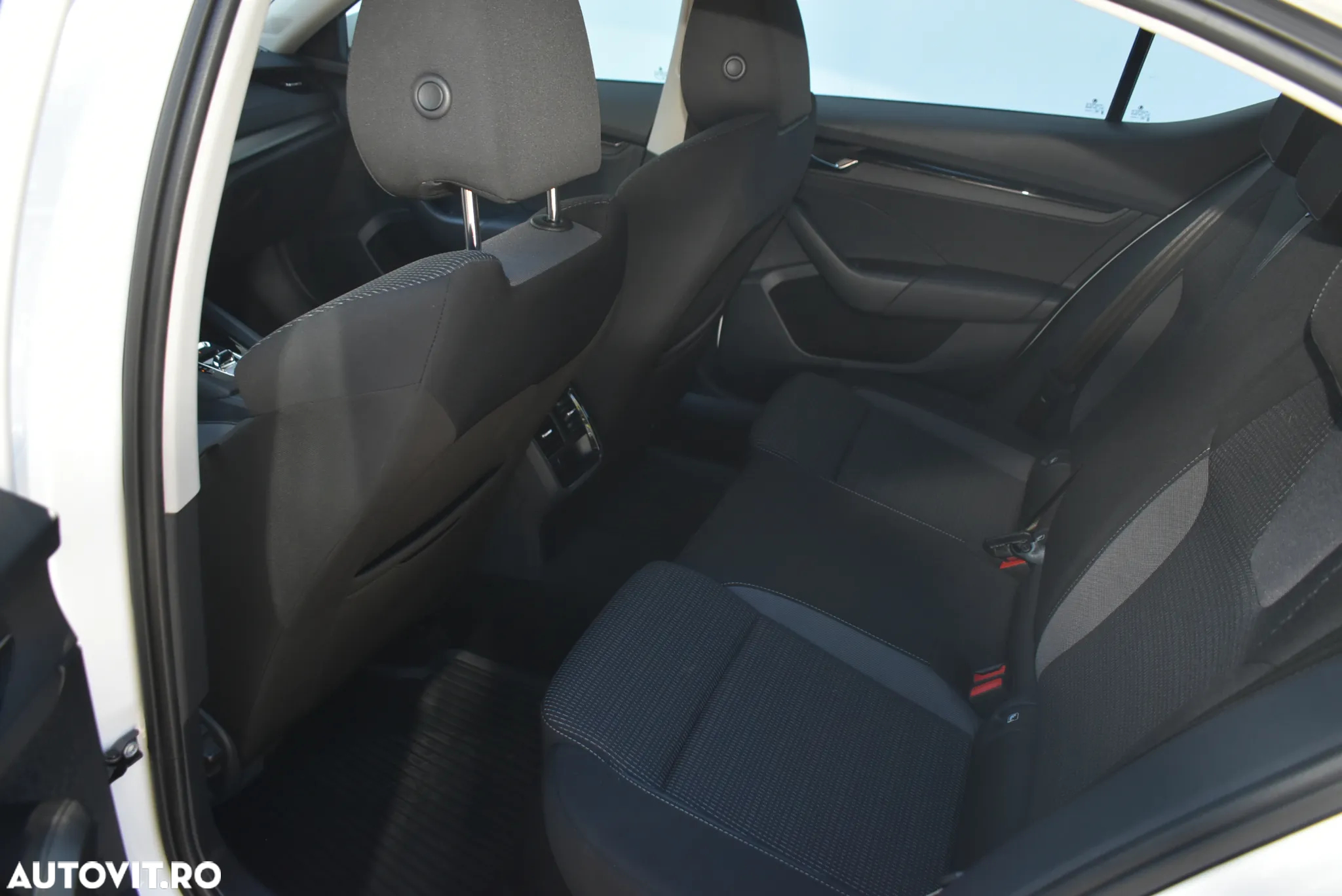Skoda Octavia 2.0 TDI DSG Ambition - 7
