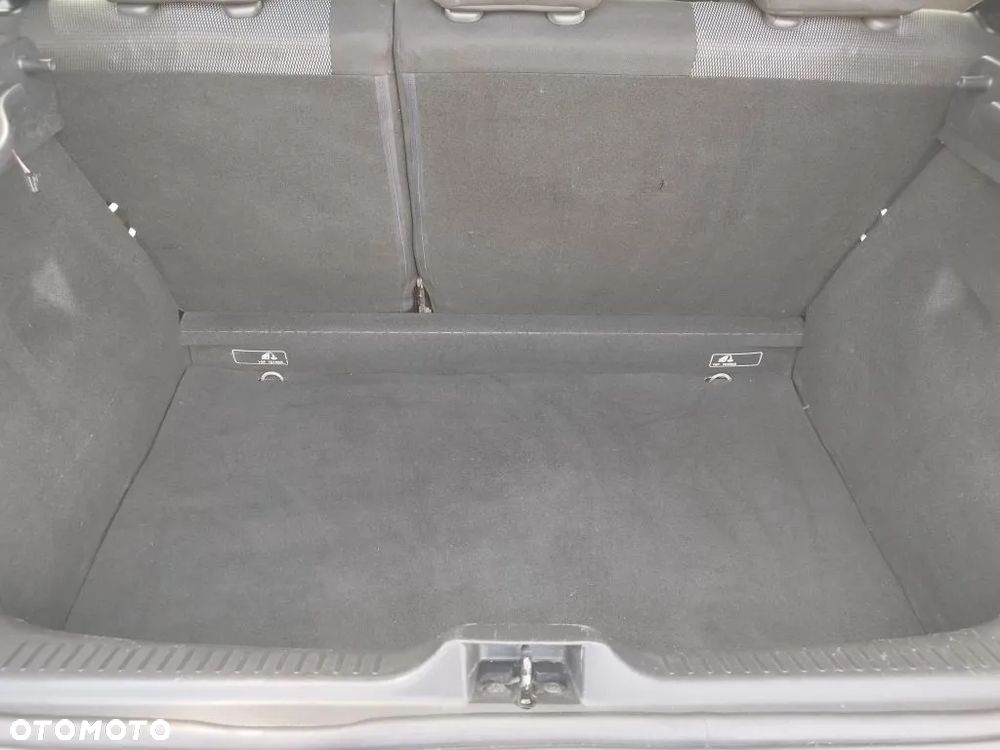 Renault Clio 1.2 16V 75 LIMITED - 13