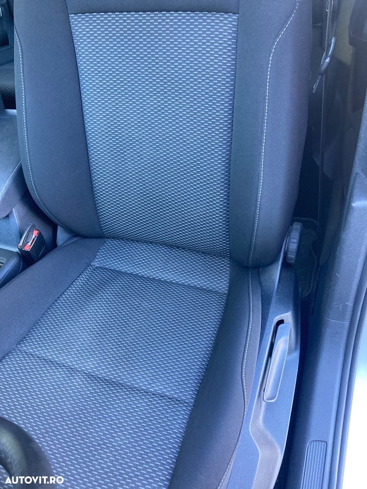 Volkswagen Golf 1.6 TDI SCR Comfortline - 13