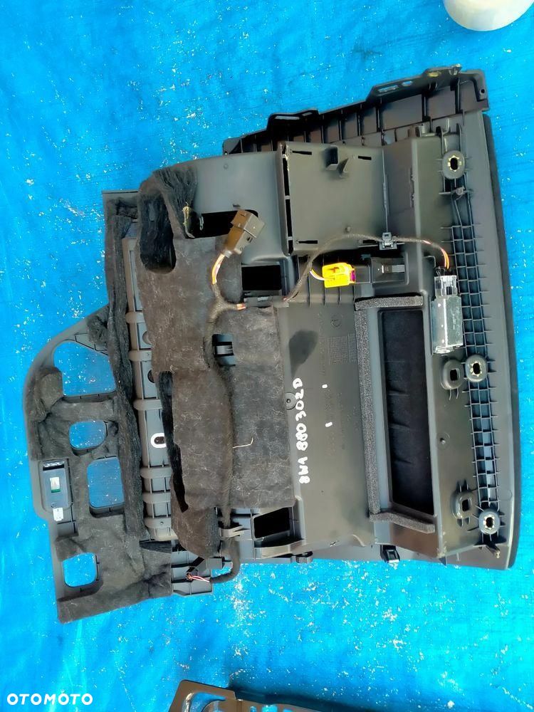 Audi A4 B9 Lift Schowek Pasażera Konsoli Prawy 2024r 8W1880302D - 8