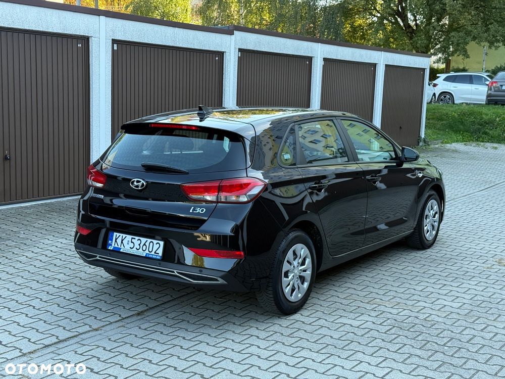 Hyundai i30 1.5 DPI Classic + - 28