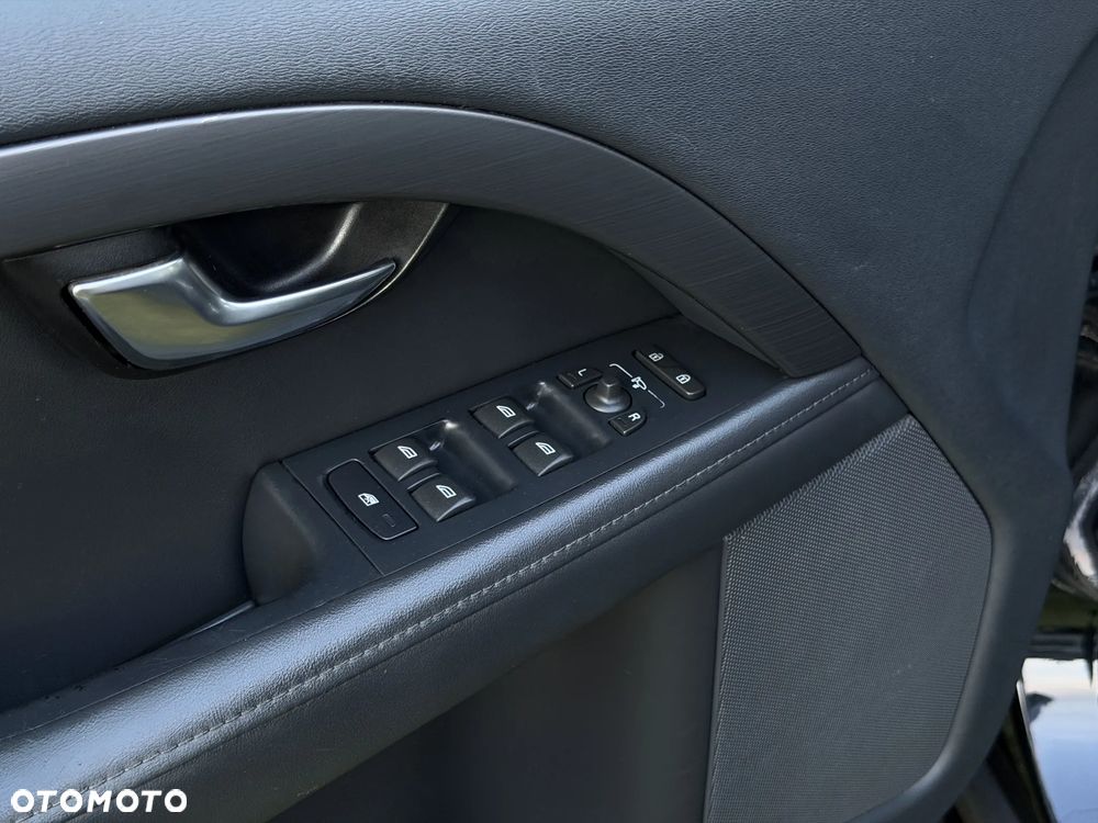 Volvo V70 D4 Geartronic Black Edition - 14