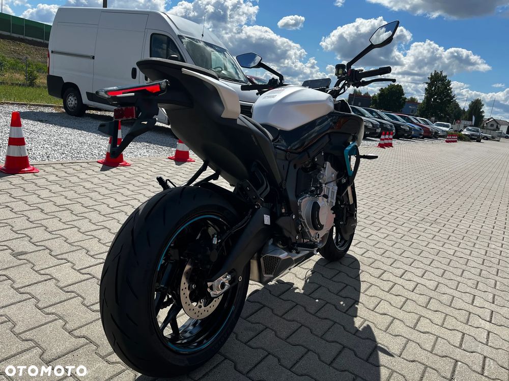 CFMoto 675NK - 7