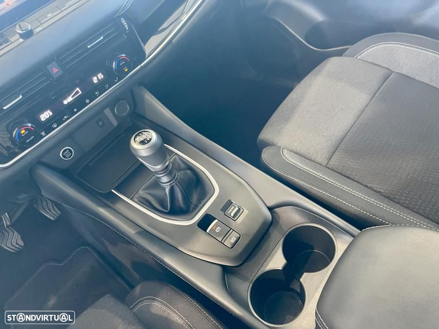 Nissan Qashqai 1.3 DIG-T N-Connecta LED - 14