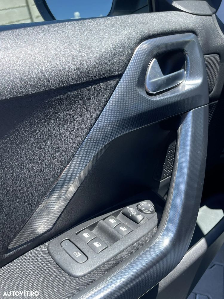 Peugeot 2008 PureTech 110 GPF Stop&Start EAT6 Allure - 17
