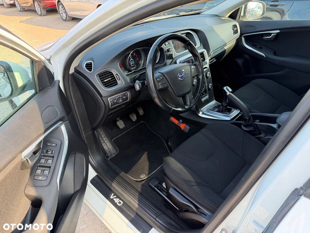 Volvo V40 D2 - 20