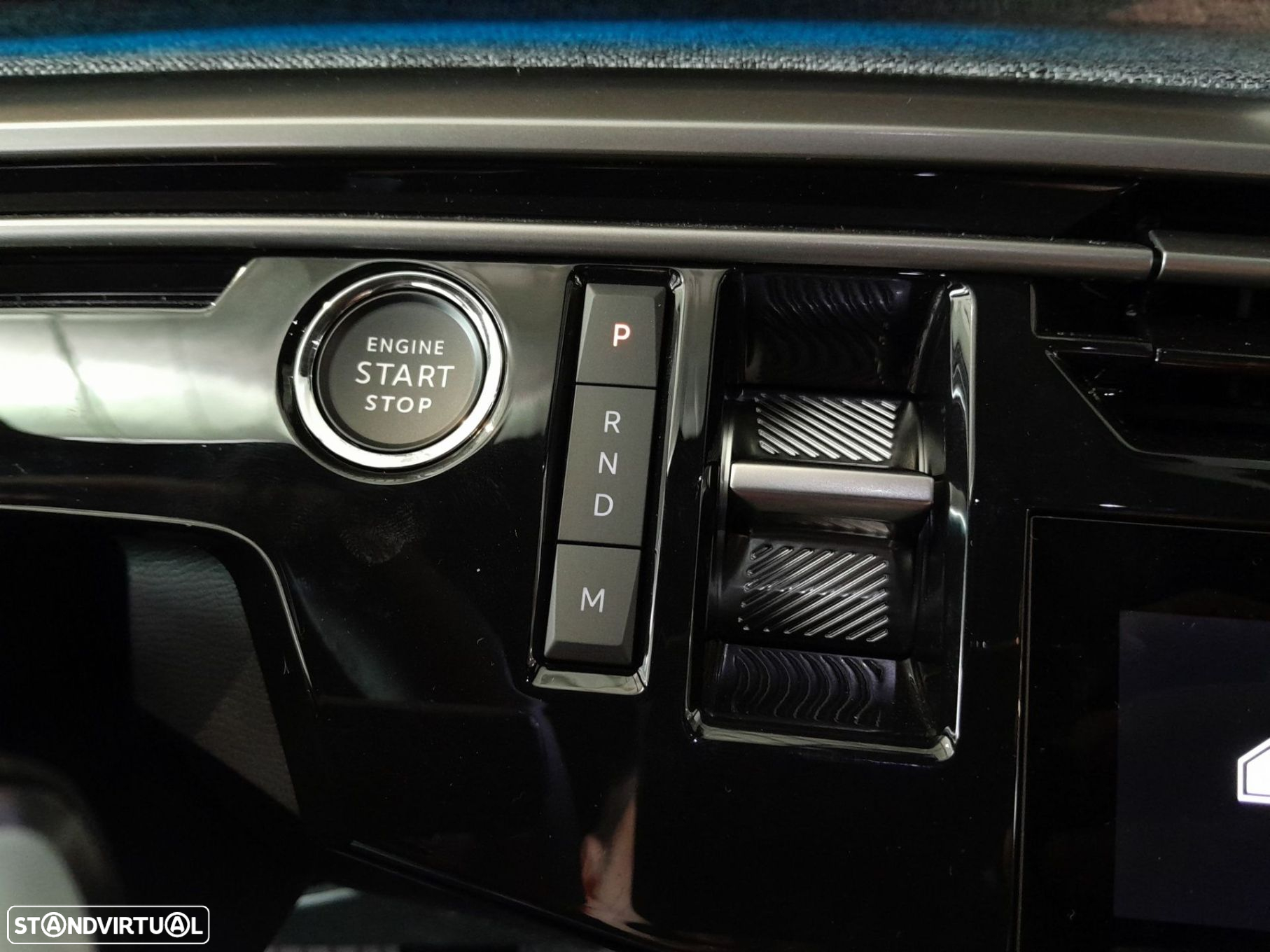 Peugeot E-3008 73 kWh Allure - 12