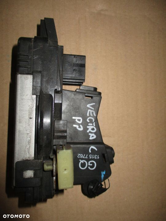 ZAMEK DRZWI PRZENI L/P VECTRA C 13157763 GR 7762GQ - 4