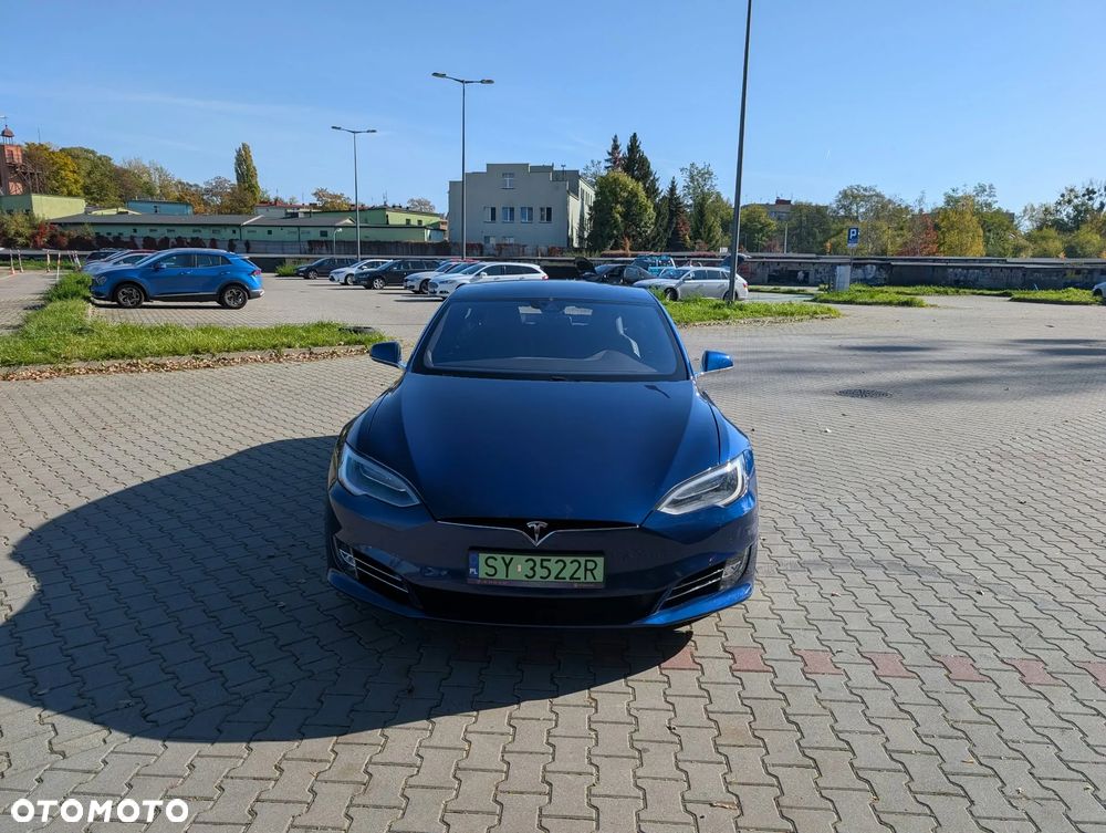 Tesla Model S 90 D - 1