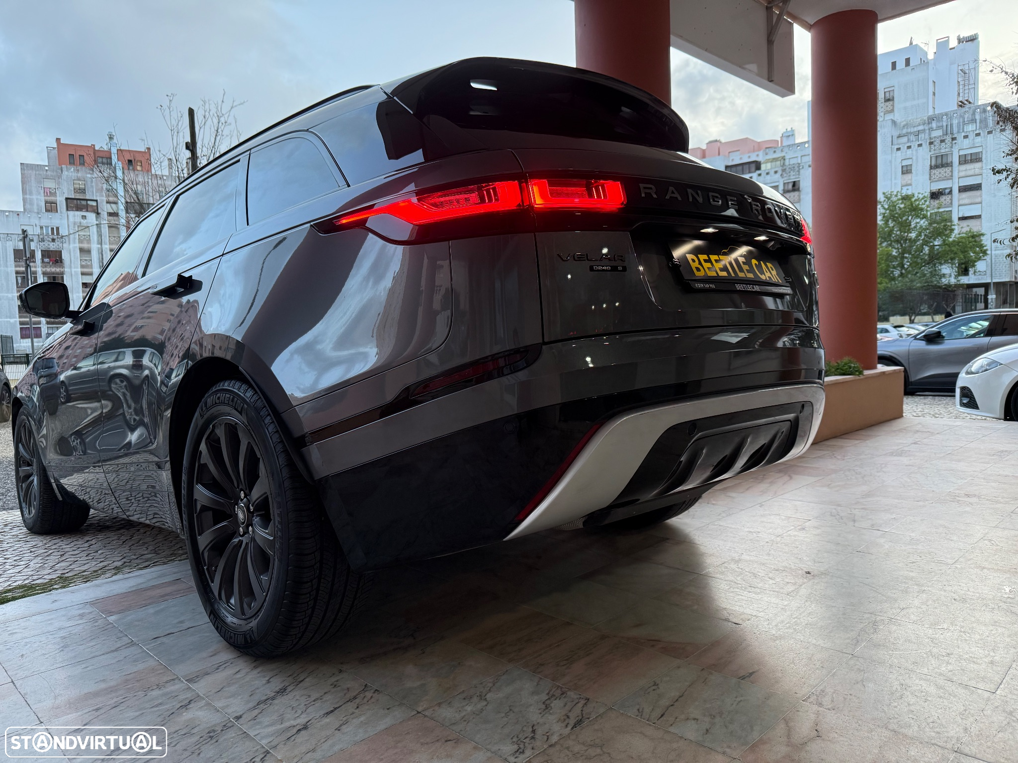 Land Rover Range Rover Velar 2.0 D R-Dynamic HSE - 19
