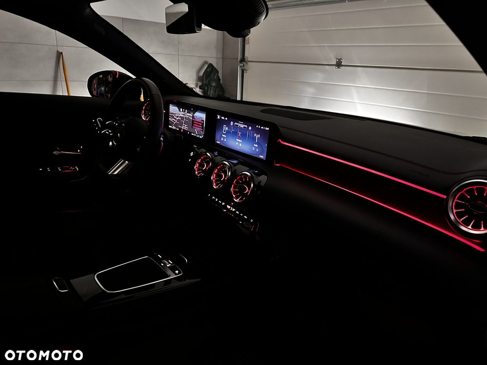 Mercedes-Benz CLA - 16