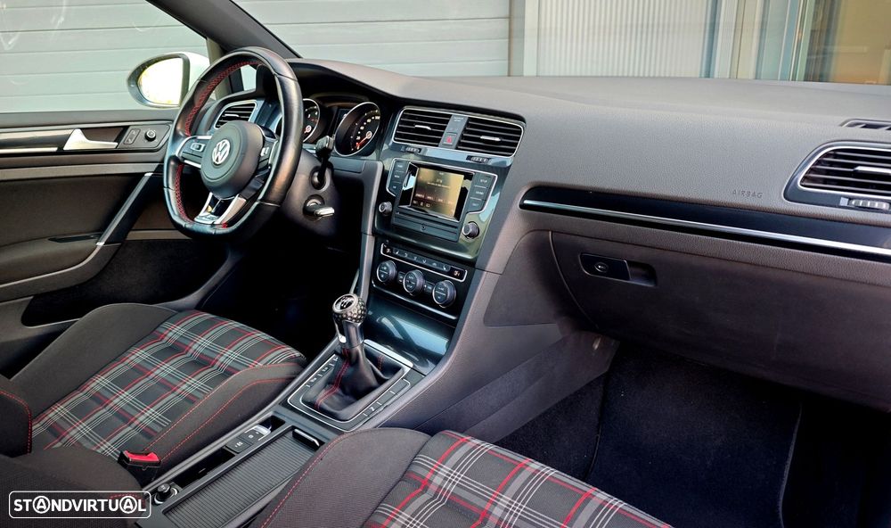 VW Golf 2.0 TSi GTi - 19